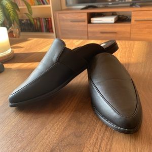 NEW 37 Vegan leather mules -  Matt & Nat